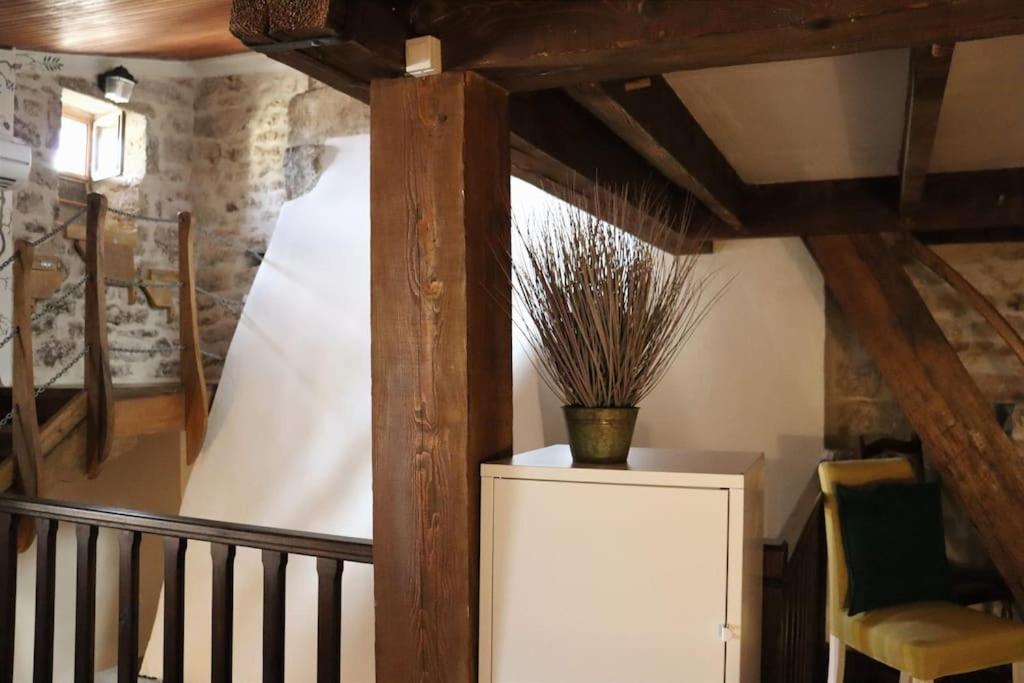 カスティヨン・デュ・ガールEntre Uzes Et Le Pont-Du-Gard Le Logis D'Autrefoisアパートメント エクステリア 写真