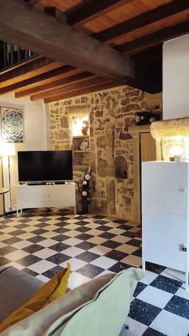 カスティヨン・デュ・ガールEntre Uzes Et Le Pont-Du-Gard Le Logis D'Autrefoisアパートメント エクステリア 写真