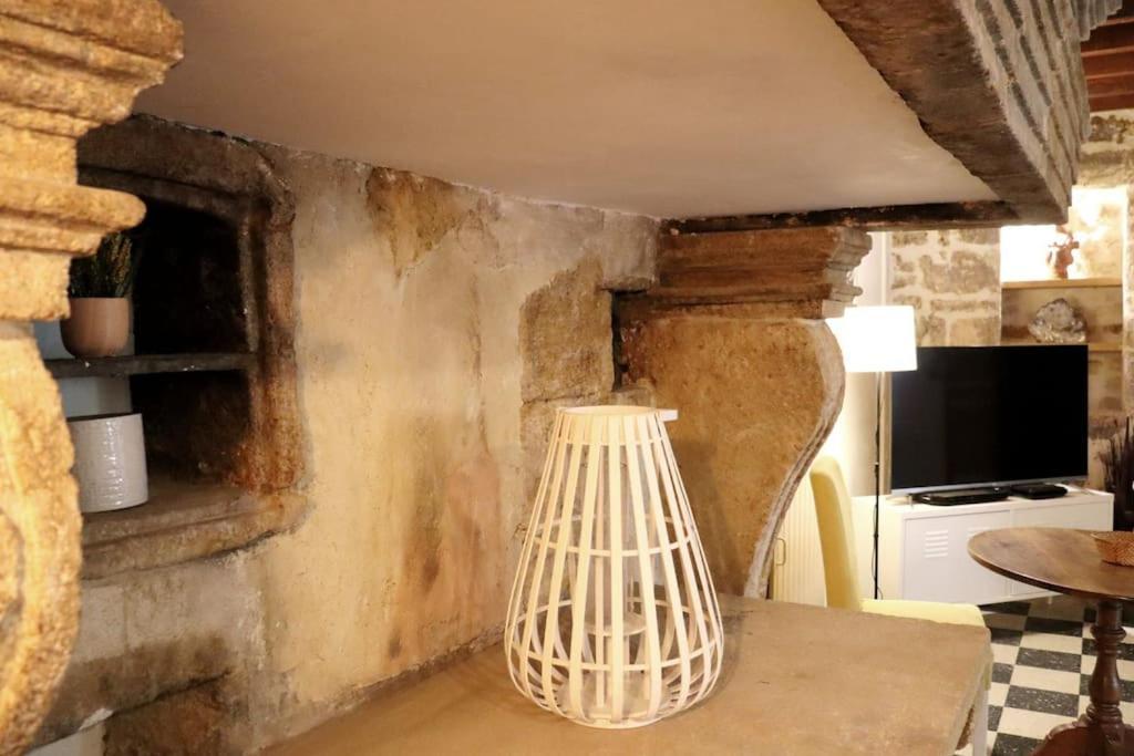カスティヨン・デュ・ガールEntre Uzes Et Le Pont-Du-Gard Le Logis D'Autrefoisアパートメント エクステリア 写真