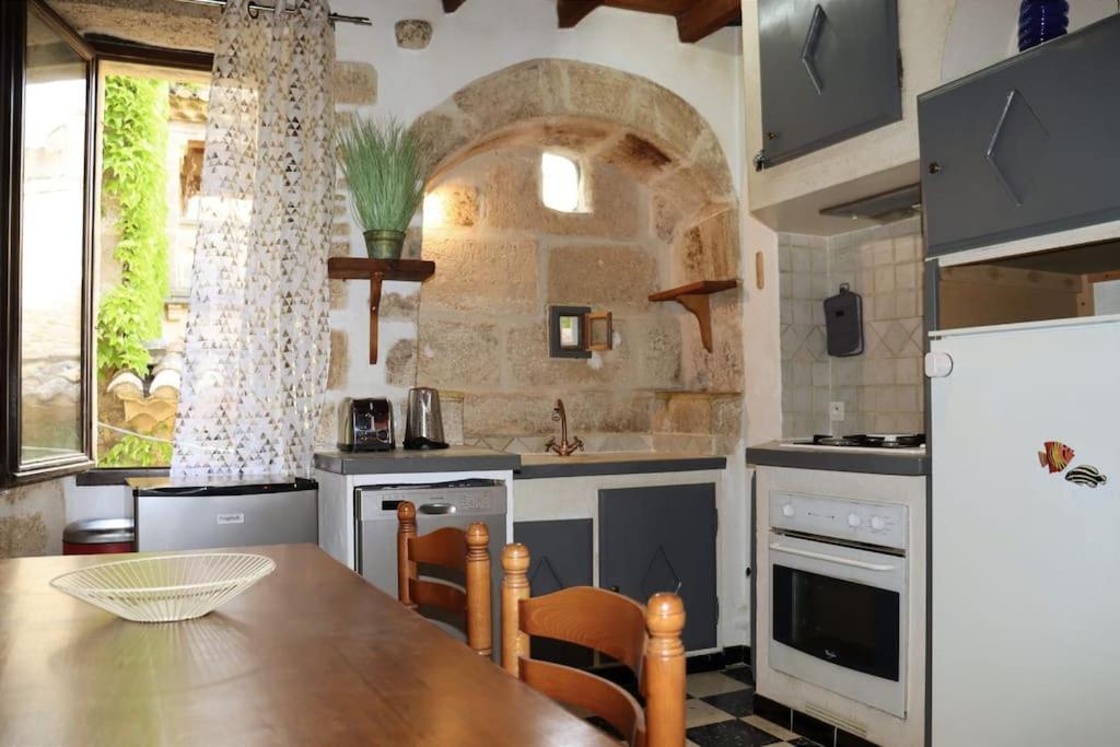 カスティヨン・デュ・ガールEntre Uzes Et Le Pont-Du-Gard Le Logis D'Autrefoisアパートメント エクステリア 写真